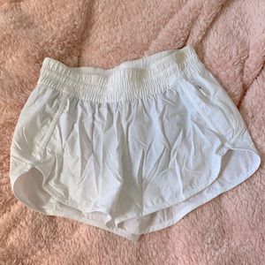 Lululemon Tracker Low-Rise Lined Short 4”